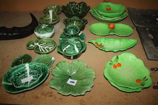 Collection Carltonware and green leaf pottery